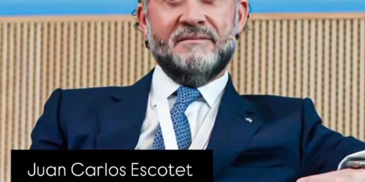 Juan Carlos Escotet: El banquero que sobrevivió a Chávez, conquistó España y ahora invierte en fútbol