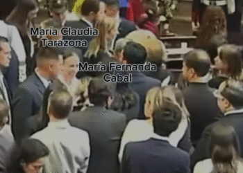 ¿Exportando el caos? El asesor venezolano que le apunta a dividir el uribismo, con una jugada estilo chavista