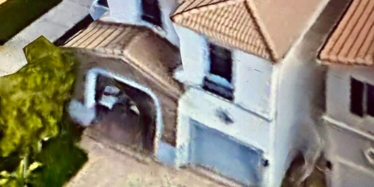 ESTA ES LA “HUMILDE CASITA” DONDE RESIDE ACTUALMENTE LILIANA MARÍA AUMAITRE MÉNDEZ, EXFISCAL SUPERIOR DEL ESTADO ANZOÁTEGUI Y CONCUBINA DE IVÁN SIMONOVIS